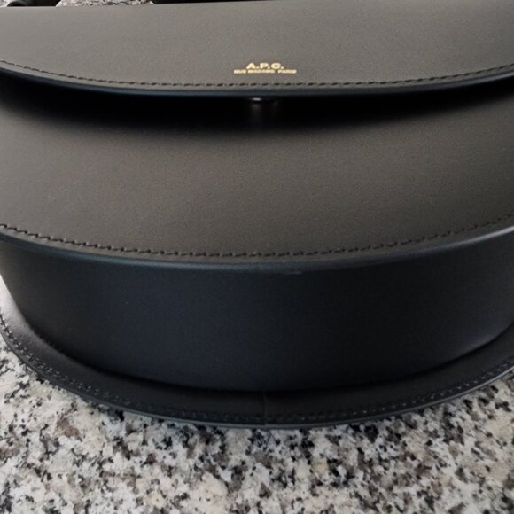 NWOT A.P.C. Genève Calfskin Bag🖤✨(#252) - Picture 7 of 12